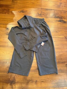FP Movement Core Flow Set in graphite! Wide leg pocketed pants, adjustable hem!